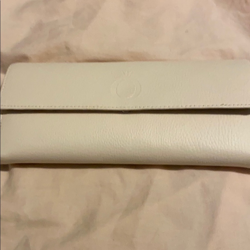 PANDORA CASE HOLDER